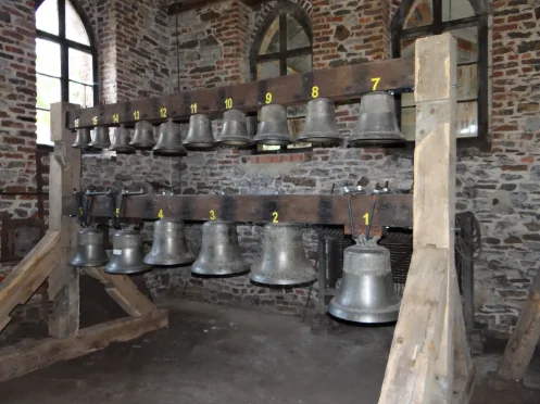 Tussen klokken, basilieken en kruiden: Een dag in de Ardennen